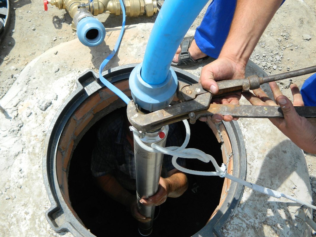 Как делают ремонт водяных скважин