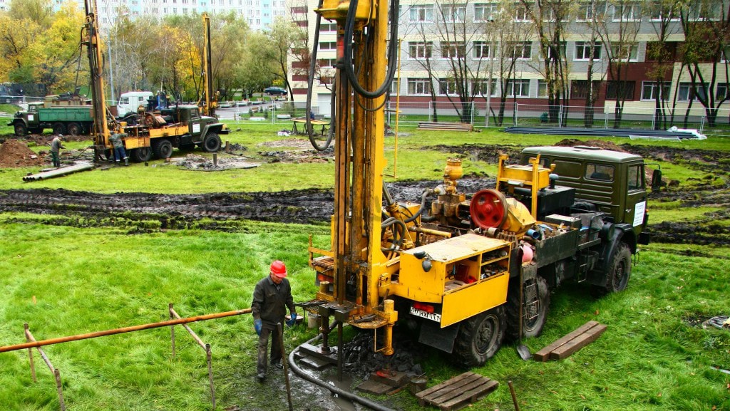 бурение артезианских скважин в Ленинградской области